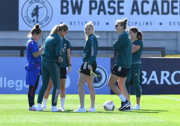 Framed Print : Arsenal's Leah Williamson Gears Up for Arsenal Women vs. Reading Women (Barclays FA WSL, 2020-21) Framed Print : Arsenal's Leah Williamson Gears Up for Arsenal Women vs. Reading Women (Barclays FA WSL, 2020-21)