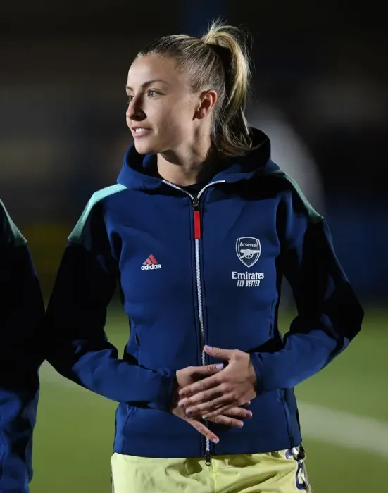 Framed Print : Arsenal's Leah Williamson Gears Up for Chelsea Women Showdown in FA WSL