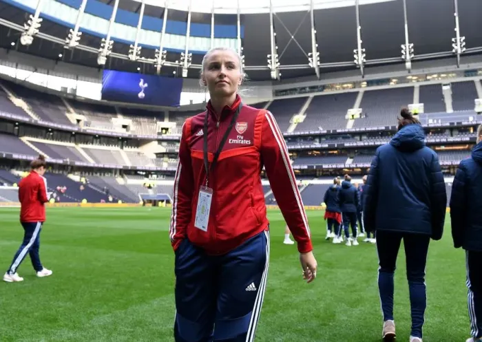 Framed Print : Arsenal's Leah Williamson Gears Up for Tottenham Hotspur Showdown in FA WSL Clash