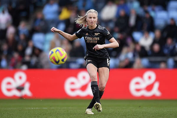 Arsenal's Leah Williamson Goes Head-to-Head with Manchester City in FA Women's Super League Showdown