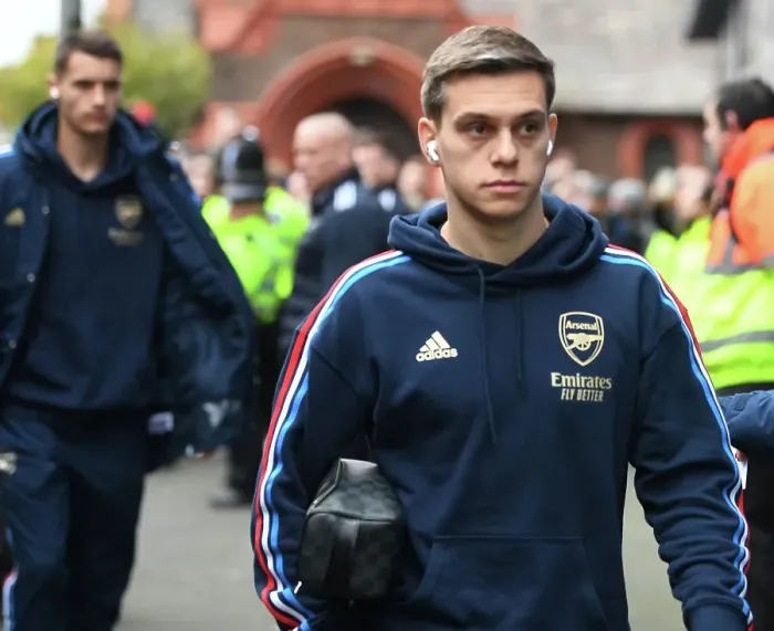 Framed Print : Arsenal's Leandro Trossard Arrives at Goodison Park Ahead of Everton Clash - Premier League 2022-23 Framed Print : Arsenal's Leandro Trossard Arrives at Goodison Park Ahead of Everton Clash - Premier League 2022-23