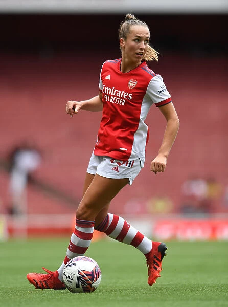 Arsenal's Lia Walti in Action: Arsenal Women vs. Chelsea Women - Mind Series 2021-22