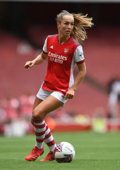 Framed Print : Arsenal's Lia Walti in Action: Arsenal Women vs Chelsea Women (Mind Series 2021-22)
