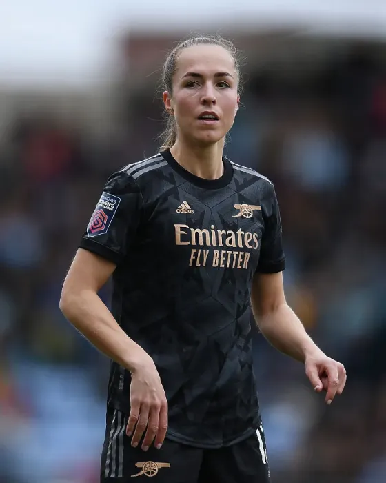 Framed Print : Arsenal's Lia Walti in Action against Manchester City - FA Women's Super League Clash Framed Print : Arsenal's Lia Walti in Action against Manchester City - FA Women's Super League Clash