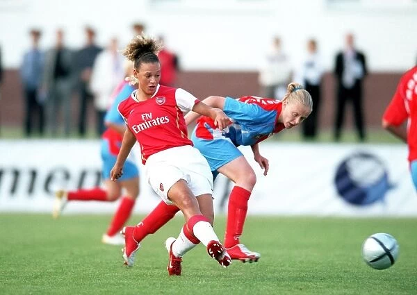 Arsenal's Lianne Sanderson Outshines Rossiyanka's Ksenia Tsybutovich in Thrilling 4:5 WFC UEFA Cup Clash