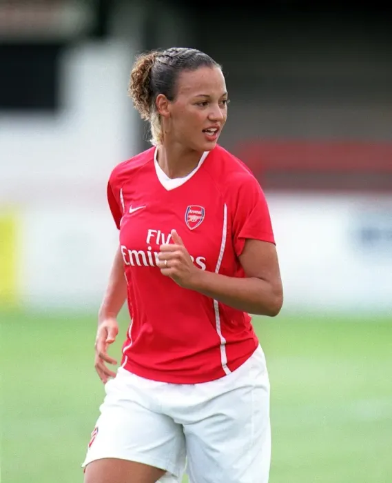 Framed Print : Arsenal's Lianne Sanderson Scores 14 Goals Against Fulham in Women's Premier League