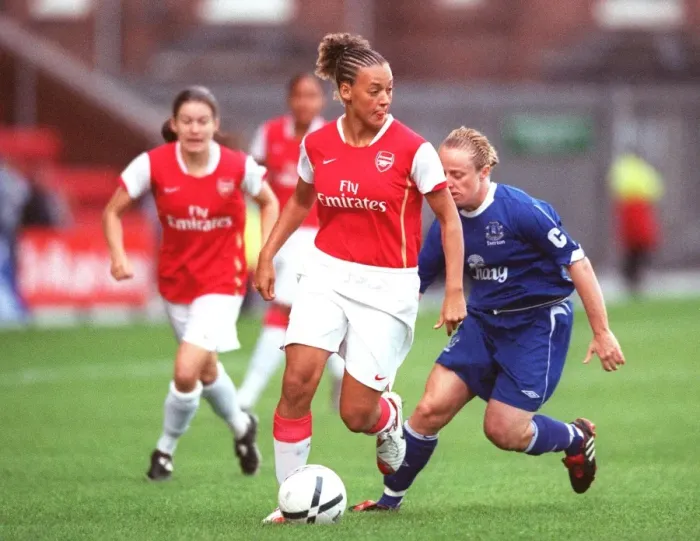 Framed Print : Arsenal's Lianne Sanderson Scores in 3:0 FA Community Shield Victory over Everton (2006) Framed Print : Arsenal's Lianne Sanderson Scores in 3:0 FA Community Shield Victory over Everton (2006)