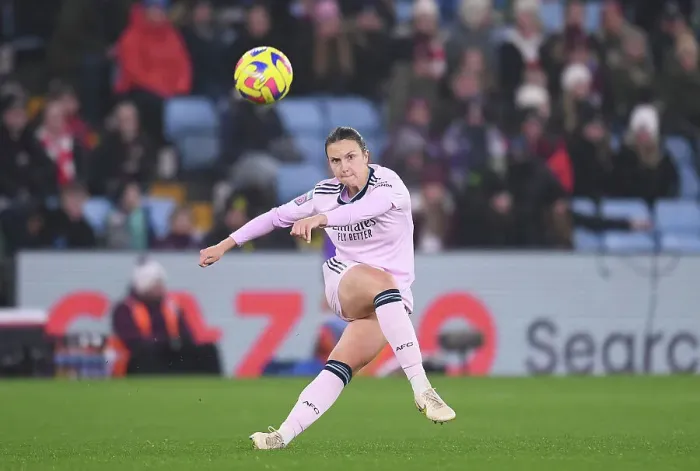 Framed Print : Arsenal's Lotte Wubben-Moy in Action against Aston Villa in FA Women's Super League (2022-23)