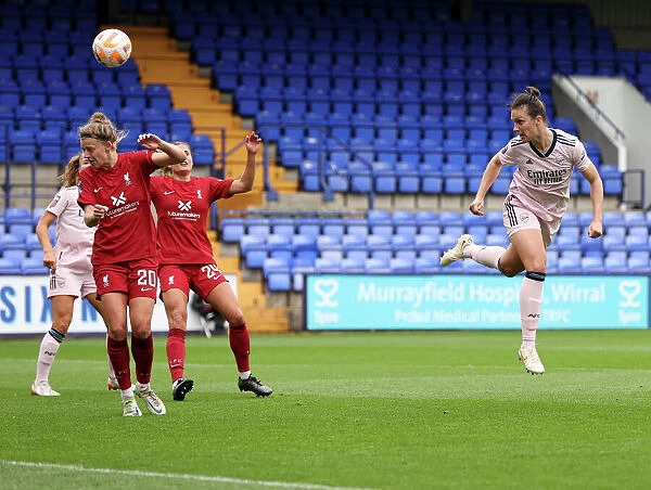 Arsenal's Lotte Wubben-Moy Tries to Score Against Liverpool in FA WSL Match