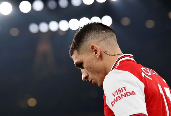 Arsenal's Lucas Torreira Gears Up Before Arsenal v Manchester United (2019-20)