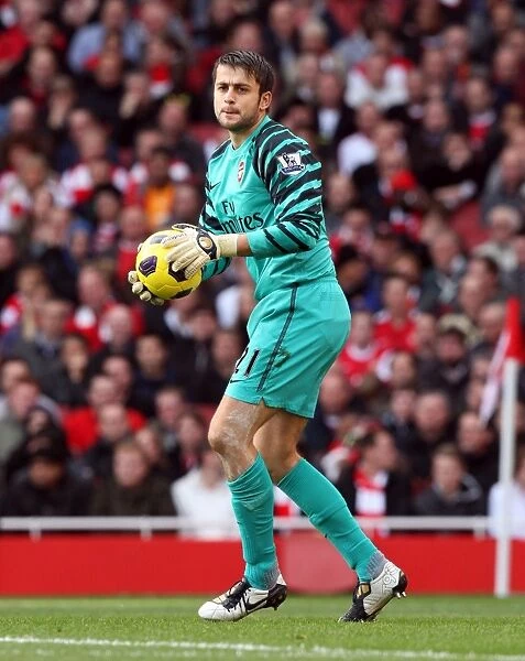 Arsenal's Lukasz Fabianski Secures 1-0 Victory Over West Ham United in the Premier League