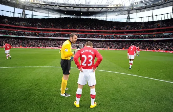 Framed Print : Arsenal's Manuel Almunia and Andrey Arshavin Celebrate Three Goals Against Aston Villa, Barclays Premier League, Emirates Stadium, London, 2009