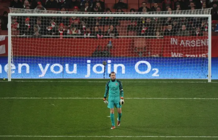 Framed Print : Arsenal's Manuel Almunia Shines in 5-0 FA Cup Victory over Leyton Orient Framed Print : Arsenal's Manuel Almunia Shines in 5-0 FA Cup Victory over Leyton Orient