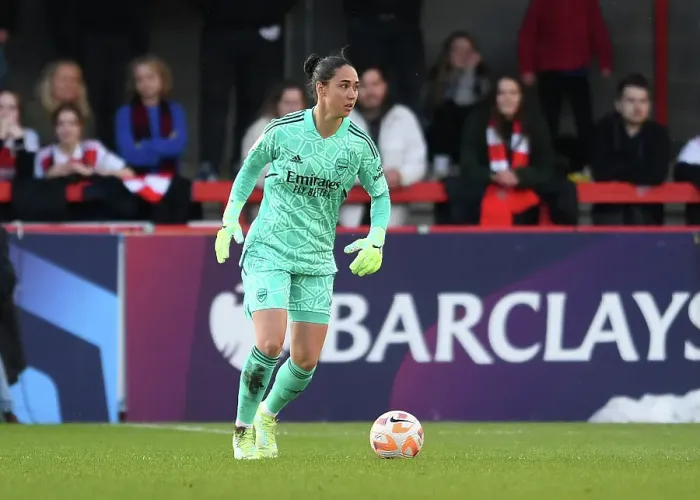 Framed Print : Arsenal's Manuela Zinsberger in Action against Brighton & Hove Albion in FA Women's Super League