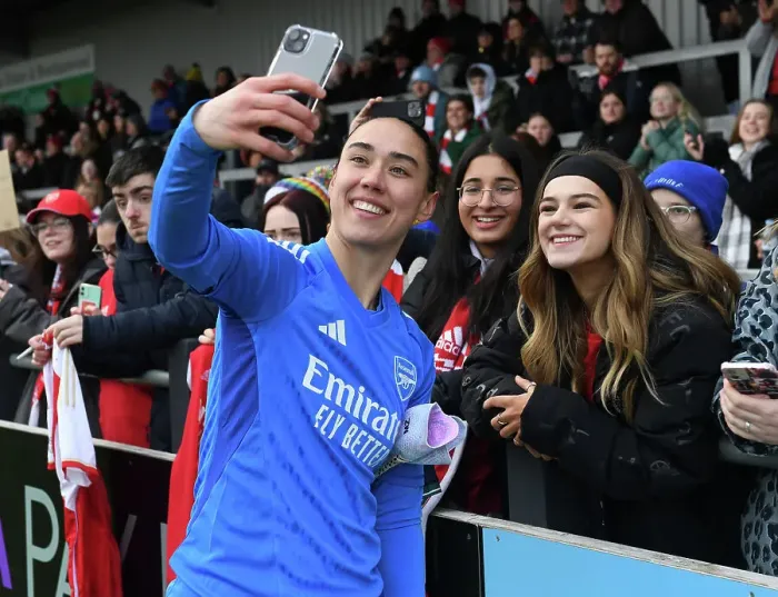 Framed Print : Arsenal's Manuela Zinsberger Poses for Selfies with Fans after Arsenal Women's FA Cup Match vs. Watford Women