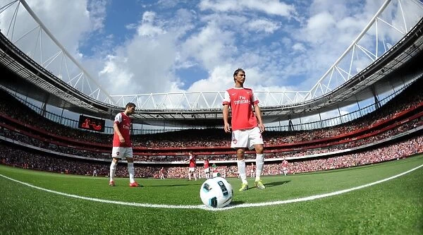 Arsenal's Marouane Chamakh Scores in 4-1 Victory over Blackburn Rovers