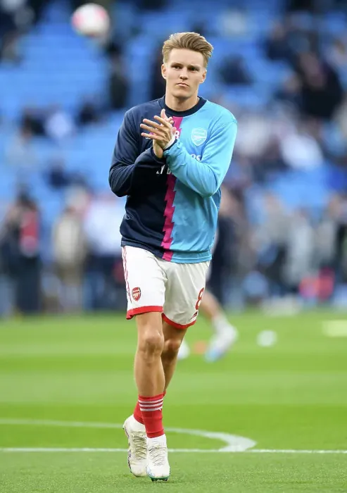 Framed Print : Arsenal's Martin Odegaard Acknowledges Fans Before Manchester City Clash (Premier League 2022-23)