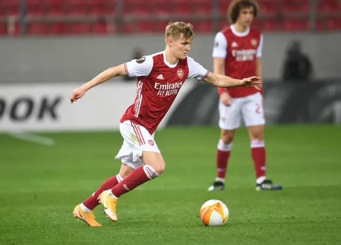 Framed Print : Arsenal's Martin Odegaard in Action against SL Benfica in the Europa League Round of 32, Piraeus, Greece (February 2021) Framed Print : Arsenal's Martin Odegaard in Action against SL Benfica in the Europa League Round of 32, Piraeus, Greece (February 2021)