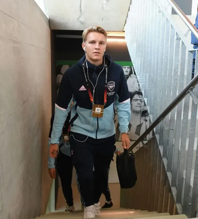 Framed Print : Arsenal's Martin Odegaard Arrives at Kybunpark for FC Zurich Clash in Europa League Group A Framed Print : Arsenal's Martin Odegaard Arrives at Kybunpark for FC Zurich Clash in Europa League Group A