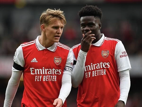 Arsenal's Martin Odegaard and Bukayo Saka in Action against Brentford in the Premier League