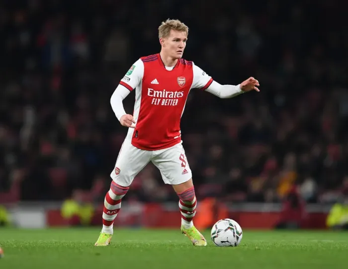 Framed Print : Arsenal's Martin Odegaard in Carabao Cup Quarterfinal Action Against Sunderland