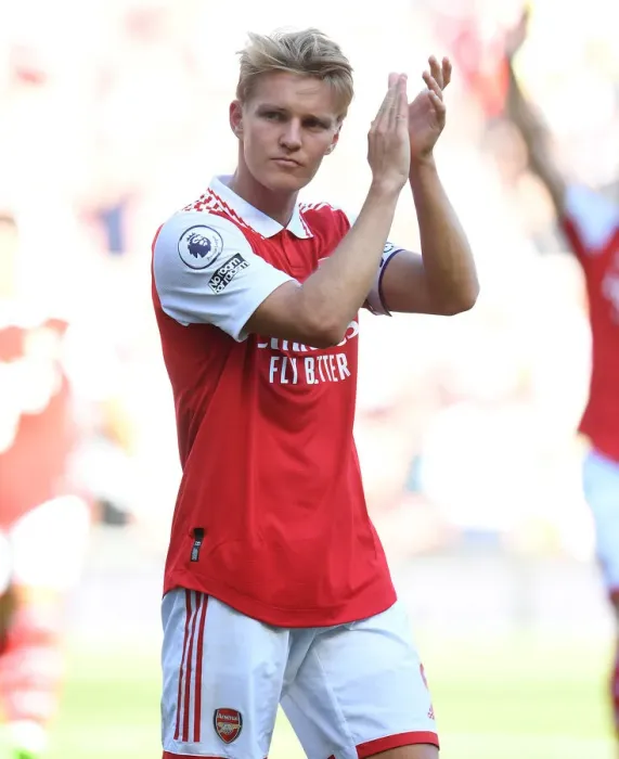 Framed Print : Arsenal's Martin Odegaard Celebrates with Fans after Arsenal v Leicester City Match, 2022-23 Premier League Framed Print : Arsenal's Martin Odegaard Celebrates with Fans after Arsenal v Leicester City Match, 2022-23 Premier League