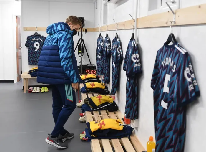Framed Print : Arsenal's Martin Odegaard in the Changing Room Before Leeds United Clash (Premier League 2021-22) Framed Print : Arsenal's Martin Odegaard in the Changing Room Before Leeds United Clash (Premier League 2021-22)