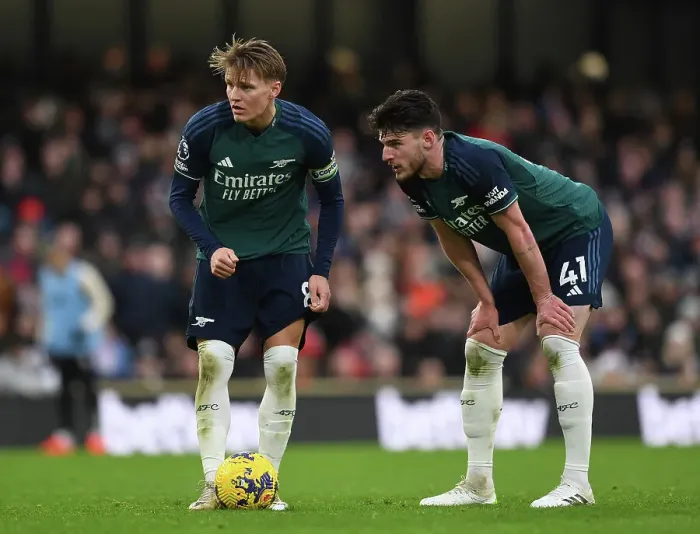 Framed Print : Arsenal's Martin Odegaard and Declan Rice Clash in Premier League Showdown: Fulham vs Arsenal (2023-24) Framed Print : Arsenal's Martin Odegaard and Declan Rice Clash in Premier League Showdown: Fulham vs Arsenal (2023-24)