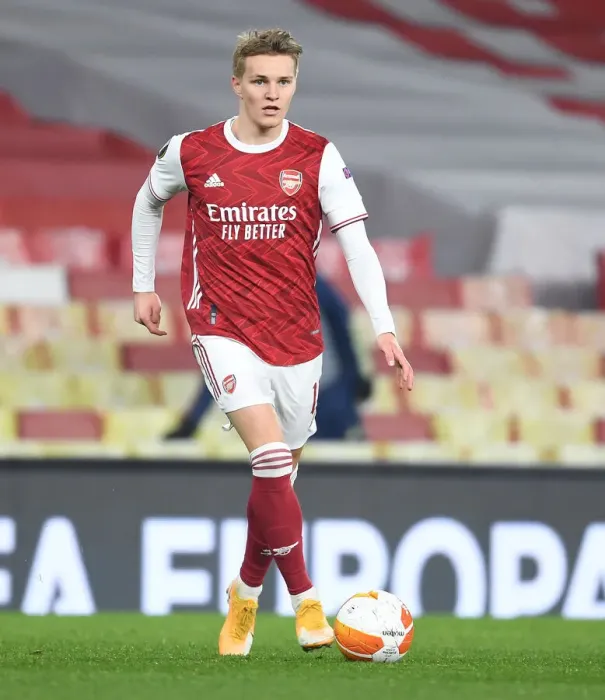 Framed Print : Arsenal's Martin Odegaard in Europa League Action Against Olympiacos at Empty Emirates Stadium