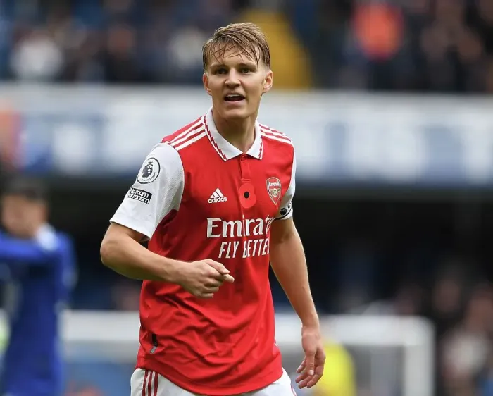 Framed Print : Arsenal's Martin Odegaard Faces Off Against Chelsea in Premier League Showdown (2022-23) Framed Print : Arsenal's Martin Odegaard Faces Off Against Chelsea in Premier League Showdown (2022-23)