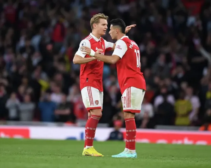 Framed Print : Arsenal's Martin Odegaard and Gabriel Martinelli in Action against Liverpool in the Premier League (2022-23)