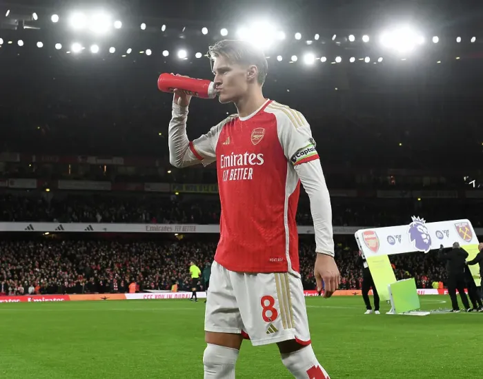 Framed Print : Arsenal's Martin Odegaard Gears Up for Arsenal v West Ham United Clash (2023-24)