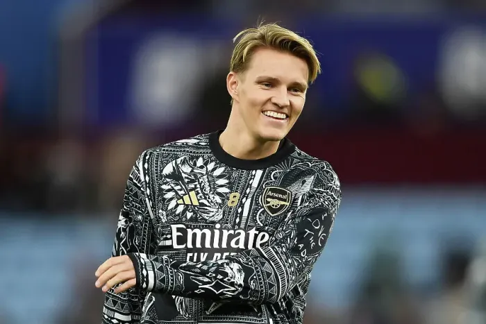 Framed Print : Arsenal's Martin Odegaard Gears Up for Aston Villa Clash in Premier League (Aston Villa vs Arsenal, 2023-24)