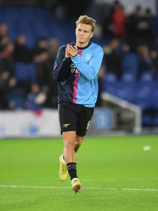 Framed Print : Arsenal's Martin Odegaard Gears Up for Brighton Clash in Premier League 2022-23