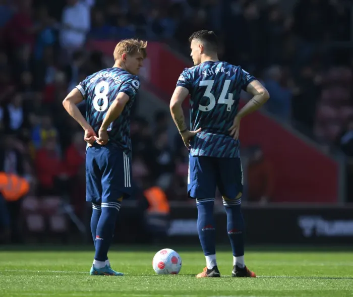 Framed Print : Arsenal's Martin Odegaard and Granit Xhaka in Action against Southampton, Premier League 2021-22