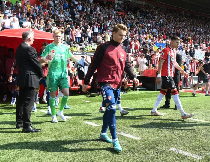 Framed Print : Arsenal's Martin Odegaard Leads Team Out vs Southampton in Premier League Showdown (2021-22) Framed Print : Arsenal's Martin Odegaard Leads Team Out vs Southampton in Premier League Showdown (2021-22)