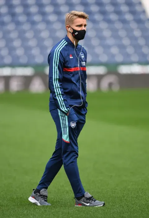 Framed Print : Arsenal's Martin Odegaard Prepares for Carabao Cup Clash against West Bromwich Albion Framed Print : Arsenal's Martin Odegaard Prepares for Carabao Cup Clash against West Bromwich Albion