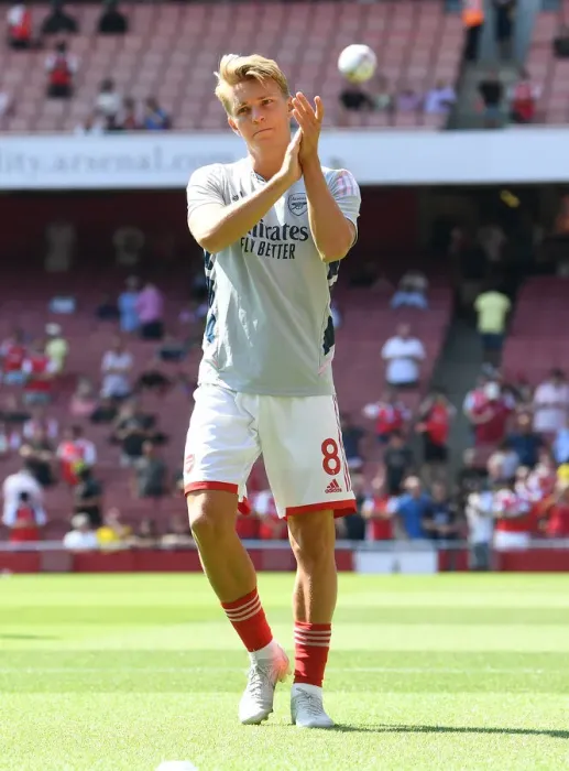 Framed Print : Arsenal's Martin Odegaard Prepares for Leicester City Clash in 2022-23 Premier League