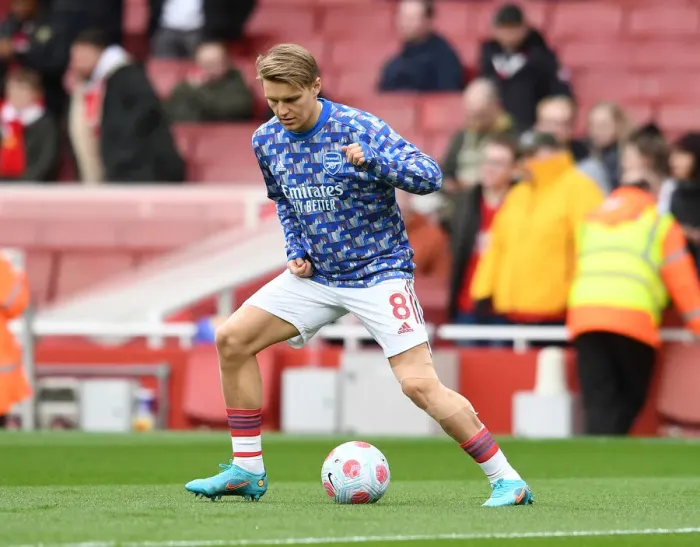 Framed Print : Arsenal's Martin Odegaard Prepares for Leicester City Clash in Premier League Framed Print : Arsenal's Martin Odegaard Prepares for Leicester City Clash in Premier League
