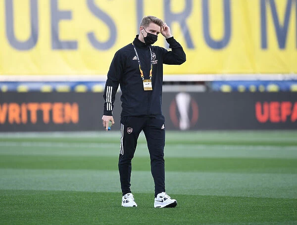 Arsenal's Martin Odegaard Prepares for UEFA Europa League Semi-Final Against Villarreal Amidst Empty Stands