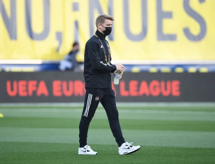 Framed Print : Arsenal's Martin Odegaard Prepares for Villarreal Showdown in Empty Europa League Semi-Final Stadium Framed Print : Arsenal's Martin Odegaard Prepares for Villarreal Showdown in Empty Europa League Semi-Final Stadium