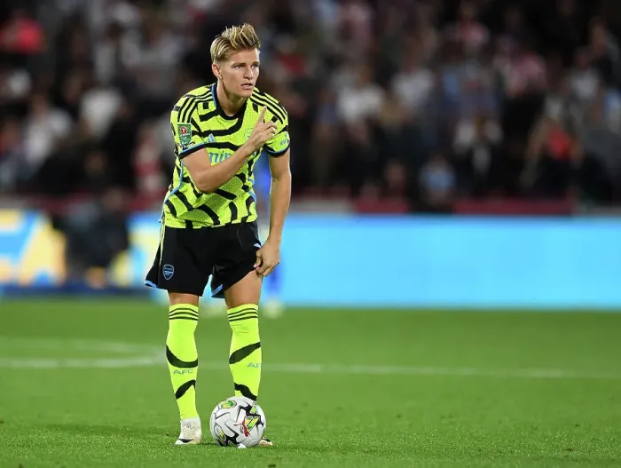 Framed Print : Arsenal's Martin Ødegaard Reacts during Brentford Clash in Carabao Cup 2023-24