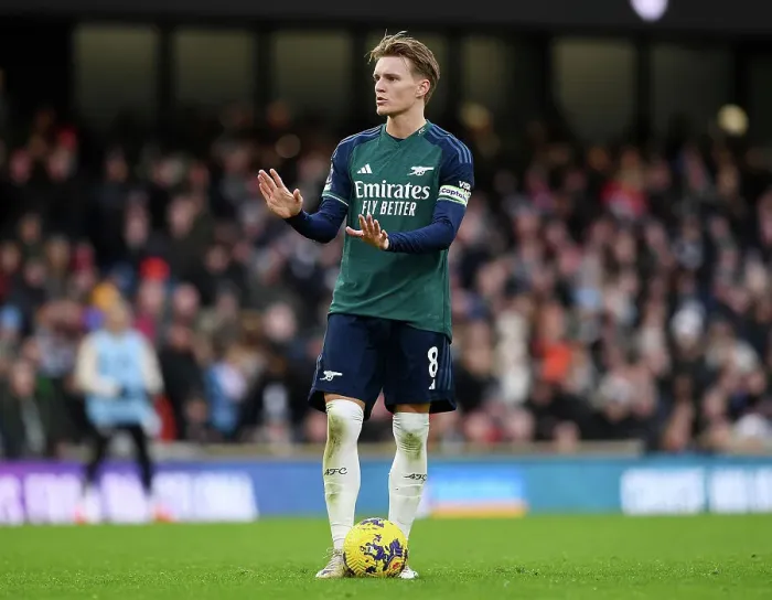 Framed Print : Arsenal's Martin Odegaard Reacts During Fulham vs Arsenal, Premier League 2023 Framed Print : Arsenal's Martin Odegaard Reacts During Fulham vs Arsenal, Premier League 2023