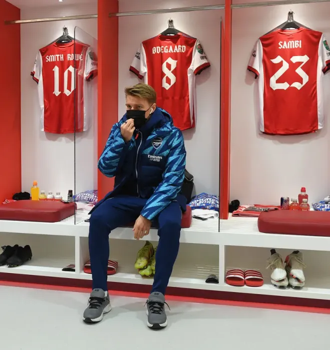 Framed Print : Arsenal's Martin Odegaard Readies for Carabao Cup Battle Against Liverpool Framed Print : Arsenal's Martin Odegaard Readies for Carabao Cup Battle Against Liverpool