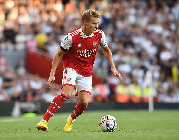 Arsenal's Martin Odegaard Shines in Arsenal FC vs. Fulham FC Premier League Clash (2022-23)