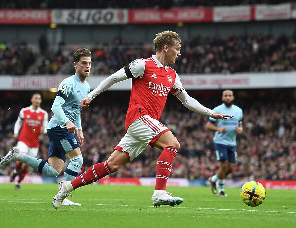 Arsenal's Martin Odegaard Shines in Arsenal FC vs. Brentford FC Premier League Clash at Emirates Stadium