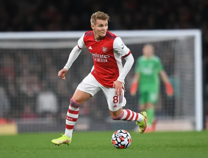Framed Print : Arsenal's Martin Odegaard Shines in Arsenal v Aston Villa Premier League Clash (2021-22) Framed Print : Arsenal's Martin Odegaard Shines in Arsenal v Aston Villa Premier League Clash (2021-22)