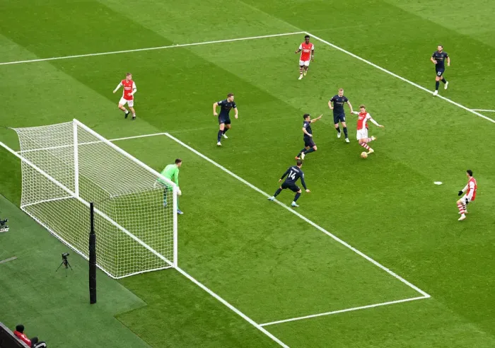 Framed Print : Arsenal's Martin Odegaard Shines in Arsenal v Burnley Premier League Clash (2021-22)