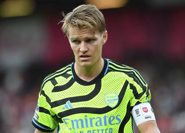 Framed Print : Arsenal's Martin Odegaard Shines: Gunners Overpower AFC Bournemouth in 2023-24 Premier League Framed Print : Arsenal's Martin Odegaard Shines: Gunners Overpower AFC Bournemouth in 2023-24 Premier League