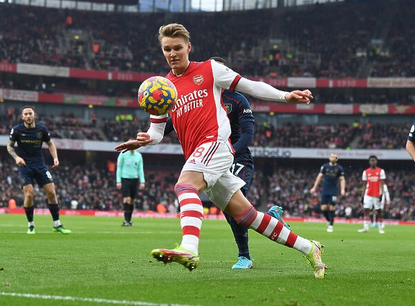 Arsenal's Martin Odegaard Shines in Premier League Clash Against Burnley